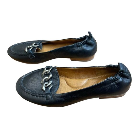 New Sofft Kadyn Black Leather Loafers Silver Chain Size 9 Classic Preppy Office - Picture 2 of 8